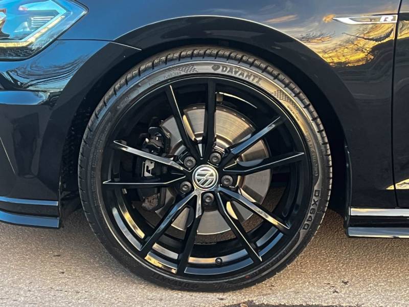 Volkswagen Golf   Registered:2020(70)