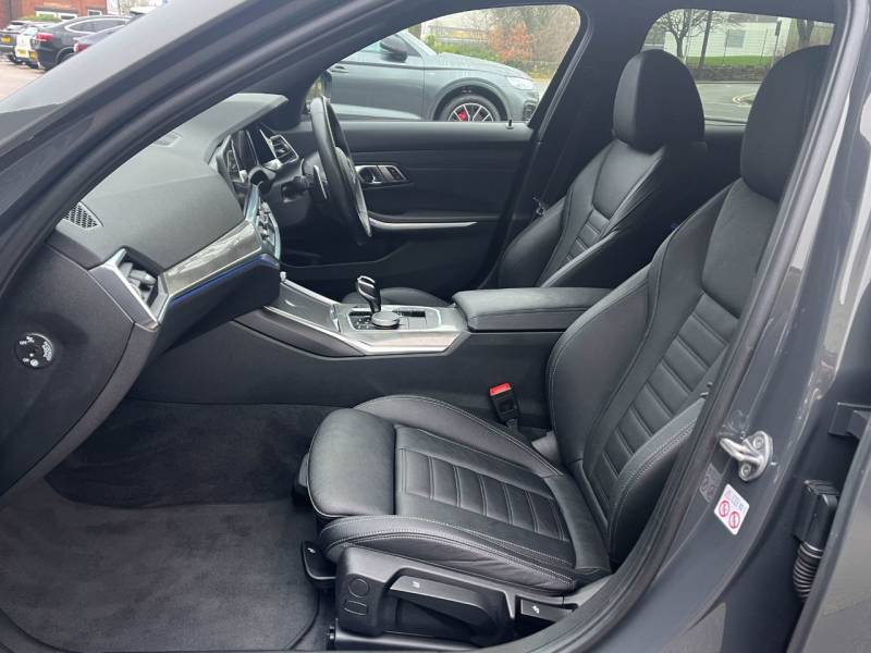 BMW 3 Series   Registered:2021(71)