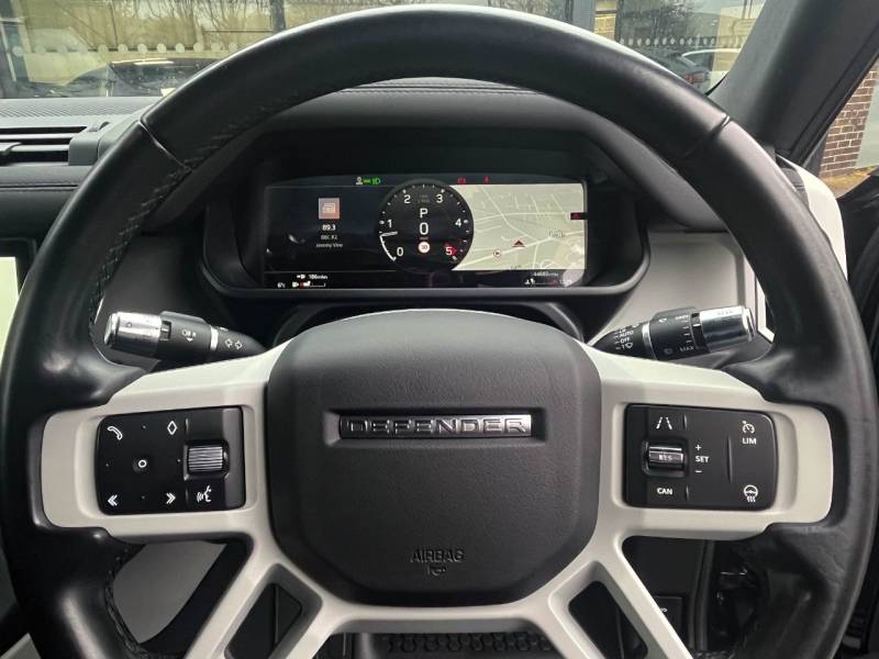 Land Rover Defender 90   Registered:2021(21)