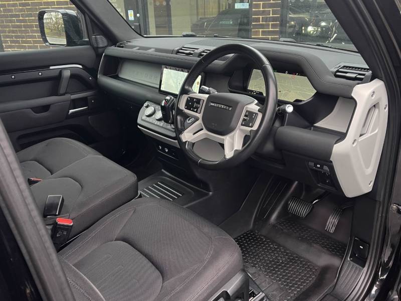 Land Rover Defender 90   Registered:2021(21)