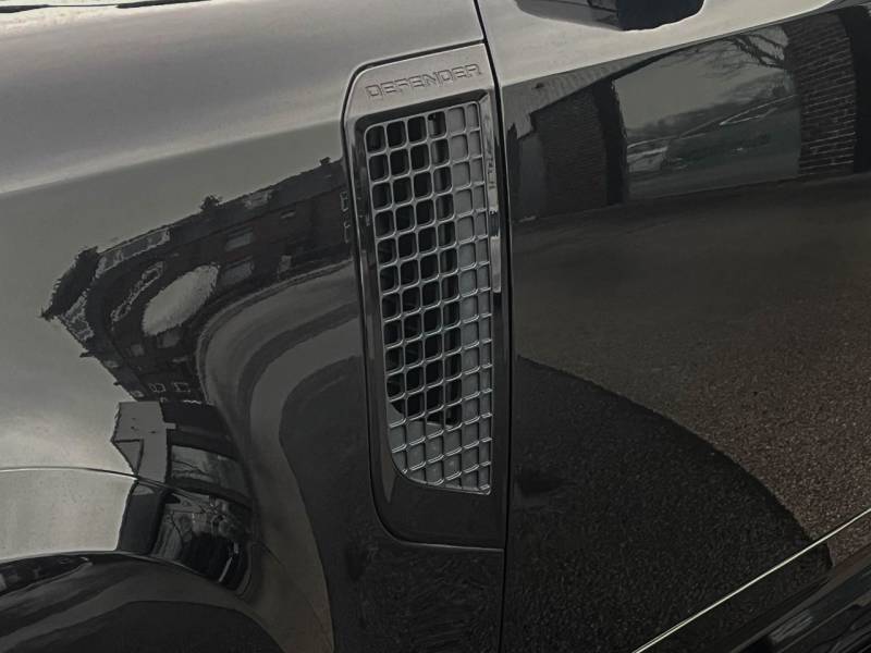 Land Rover Defender 90   Registered:2021(21)