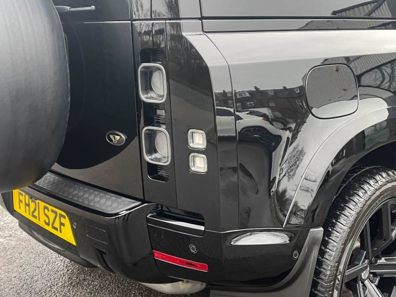 Land Rover Defender 90   Registered:2021(21)