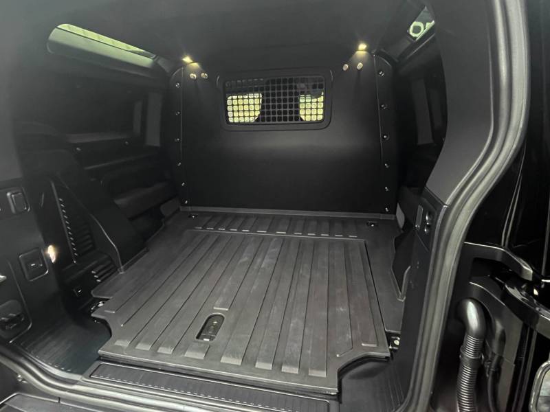 Land Rover Defender 90   Registered:2021(21)