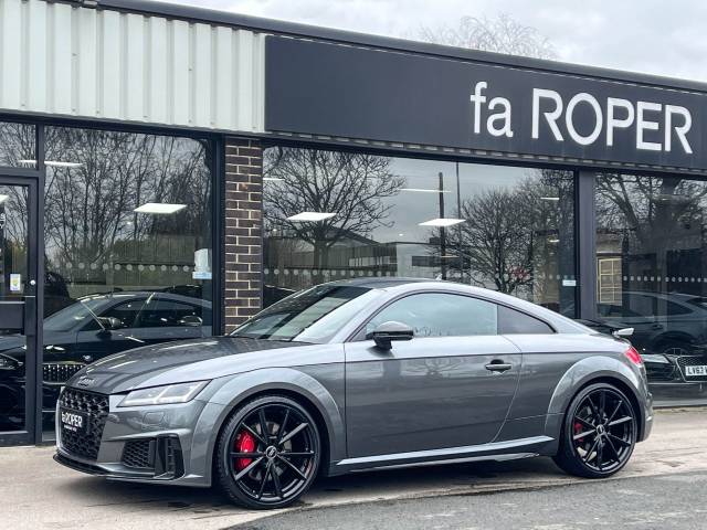 2022 Audi TTS Coupe 2.0 TFSI 50 Black Edition quattro S tronic 320ps