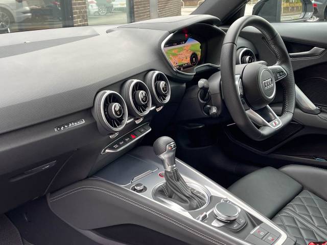 2022 Audi TTS Coupe 2.0 TFSI 50 Black Edition quattro S tronic 320ps
