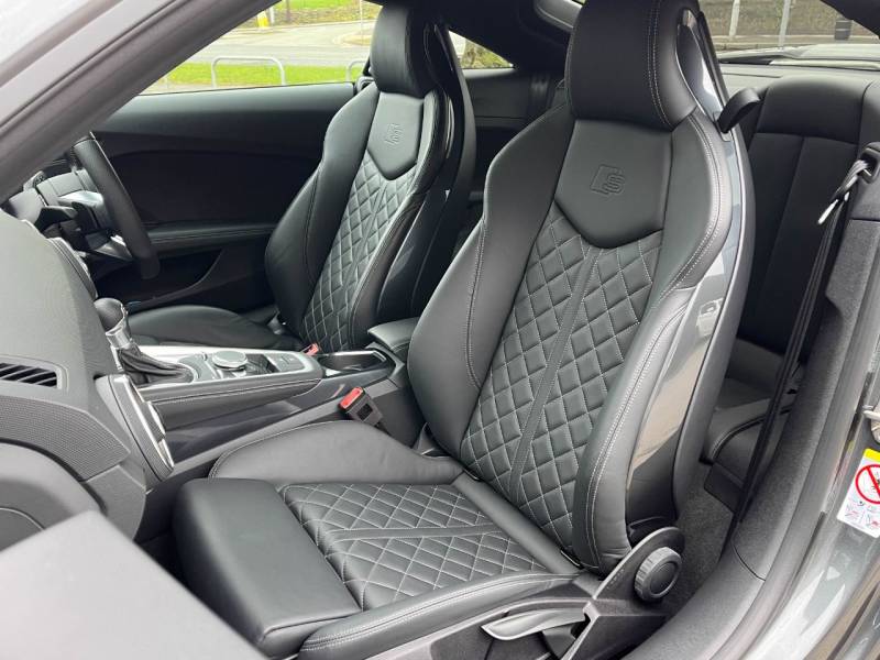 Audi TTS Coupe   Registered:2022(72)