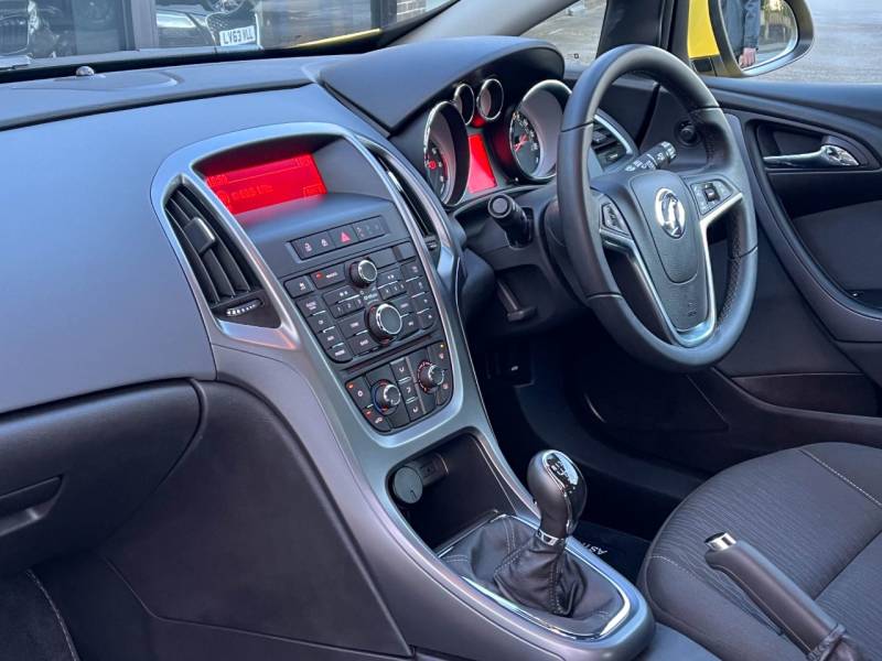 Vauxhall Astra GTC   Registered:2015(15)