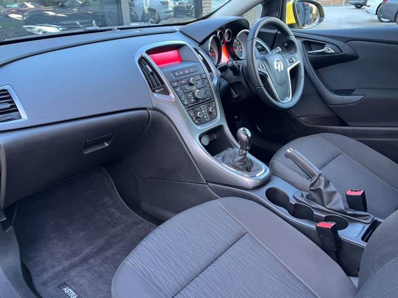 Vauxhall Astra GTC   Registered:2015(15)