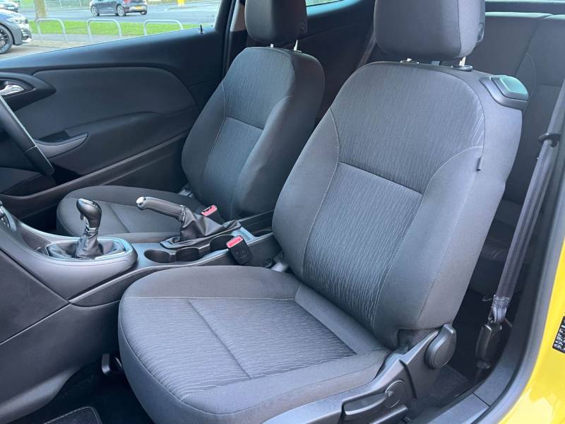 Vauxhall Astra GTC   Registered:2015(15)