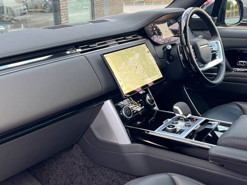 Land Rover Range Rover   Registered:2023(23)