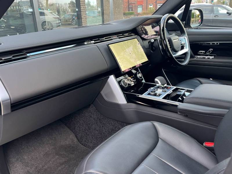 Land Rover Range Rover   Registered:2023(23)