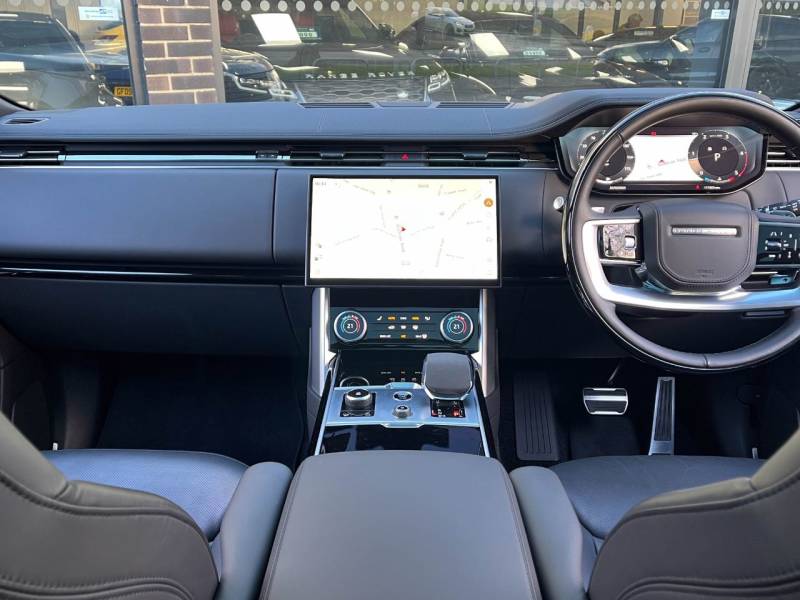 Land Rover Range Rover   Registered:2023(23)