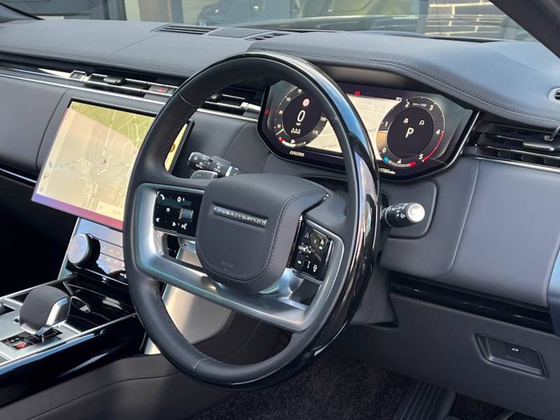 Land Rover Range Rover   Registered:2023(23)