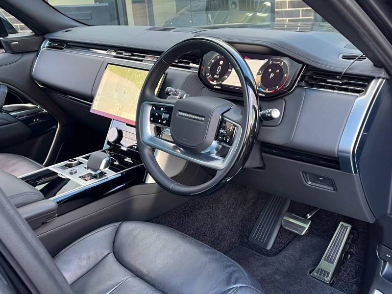 Land Rover Range Rover   Registered:2023(23)