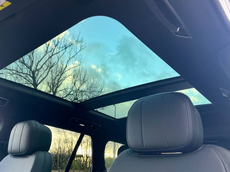 Land Rover Range Rover   Registered:2023(23)