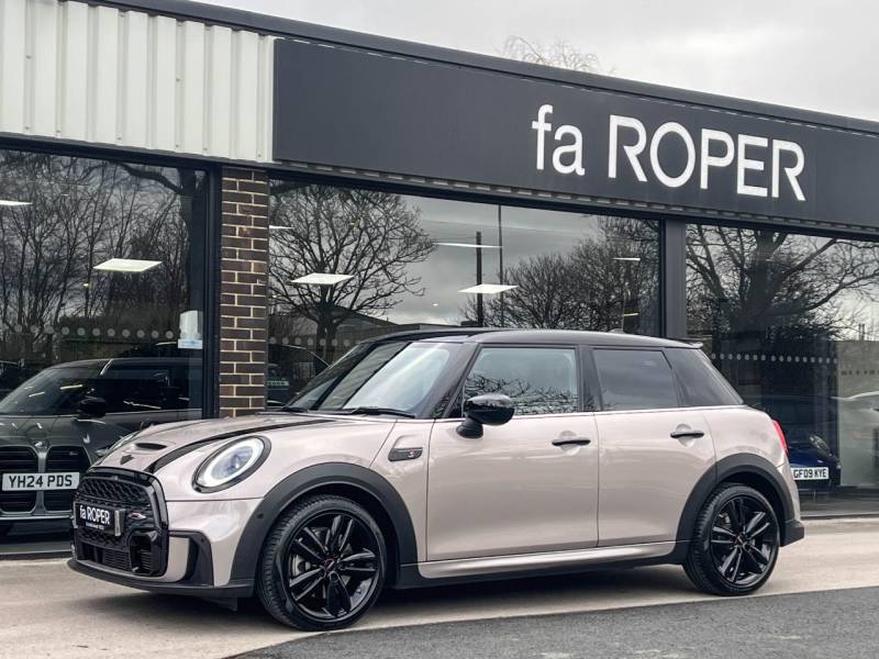 MINI Hatch   Registered:2023(73)