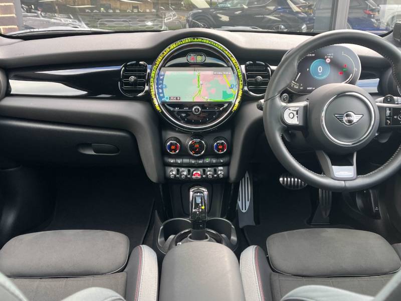 MINI Hatch   Registered:2023(73)