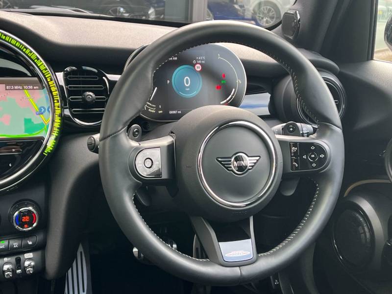 MINI Hatch   Registered:2023(73)