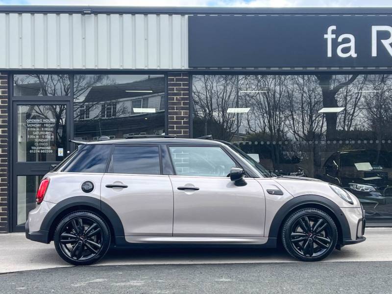 MINI Hatch   Registered:2023(73)