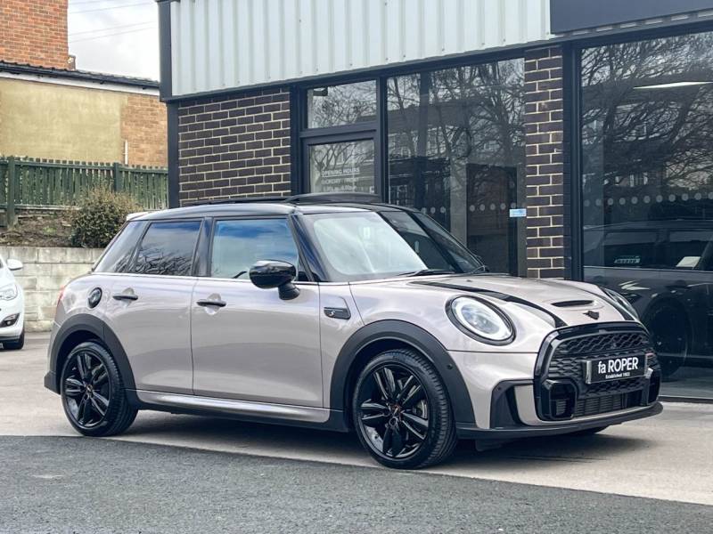 MINI Hatch   Registered:2023(73)