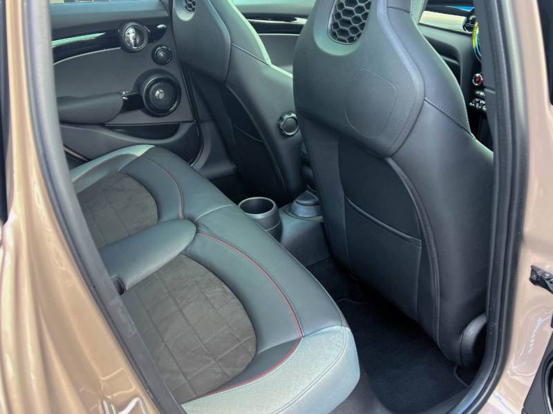 MINI Hatch   Registered:2023(73)