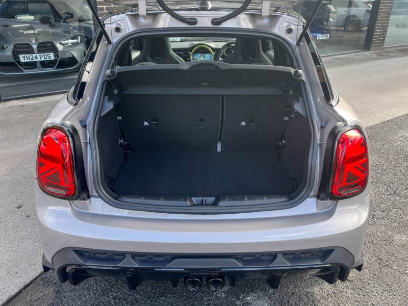 MINI Hatch   Registered:2023(73)