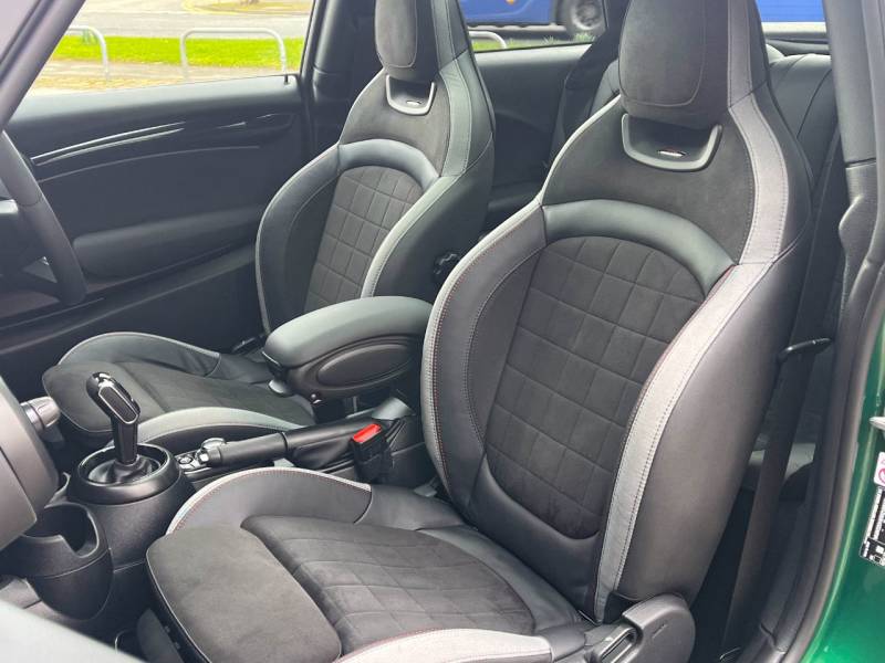 MINI Hatch   Registered:2024(24)