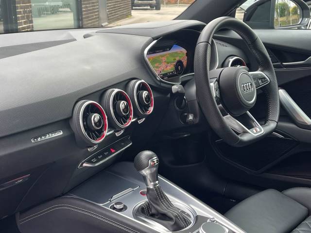 2022 Audi TTS Coupe 2.0 TFSI 50 Black Edition quattro S tronic 320ps