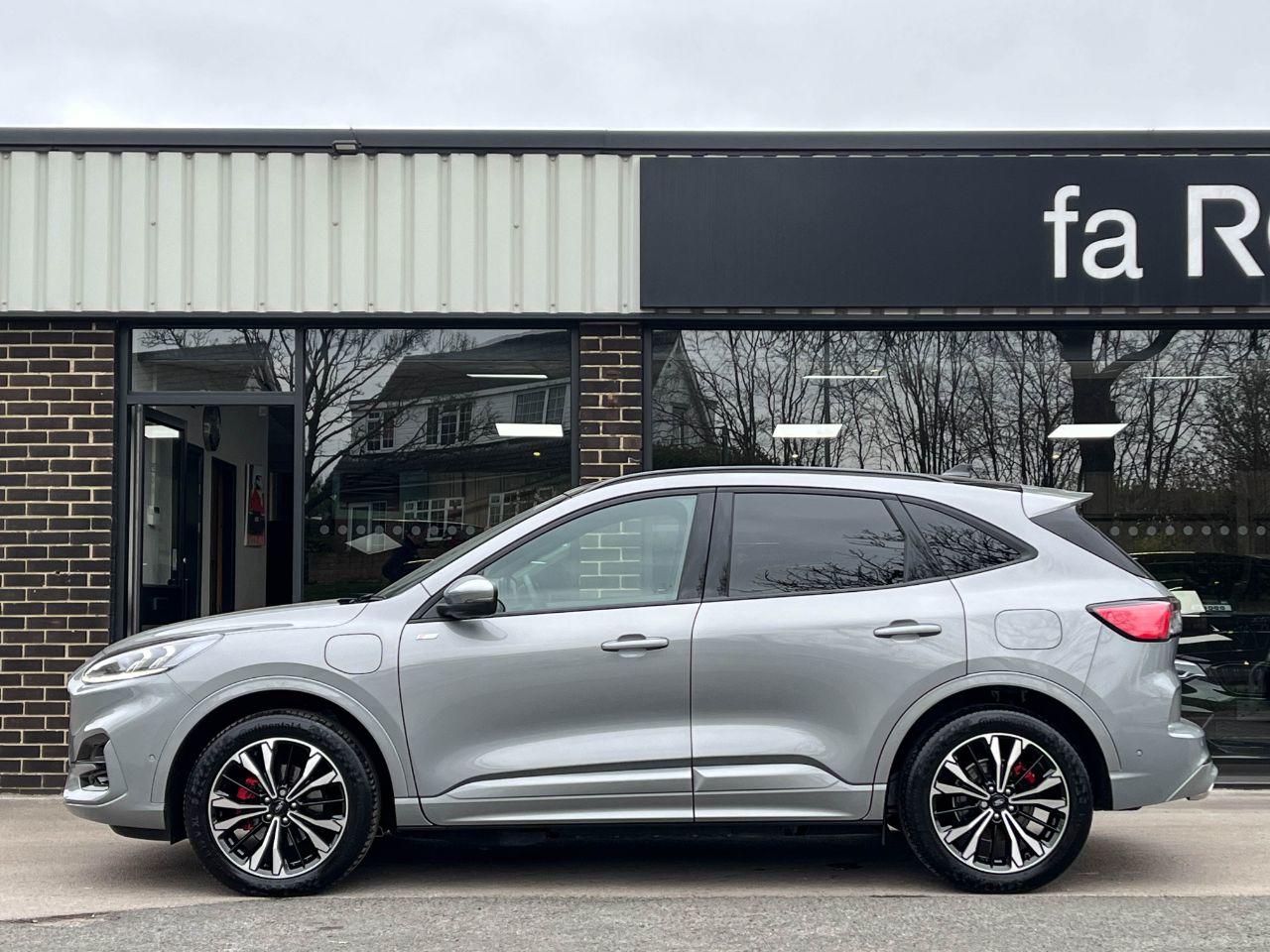 Ford Kuga 2.5 EcoBoost PHEV 14.4kWh ST Line X Auto 225ps Hatchback Petrol / Electric Hybrid Solar Silver Metallic