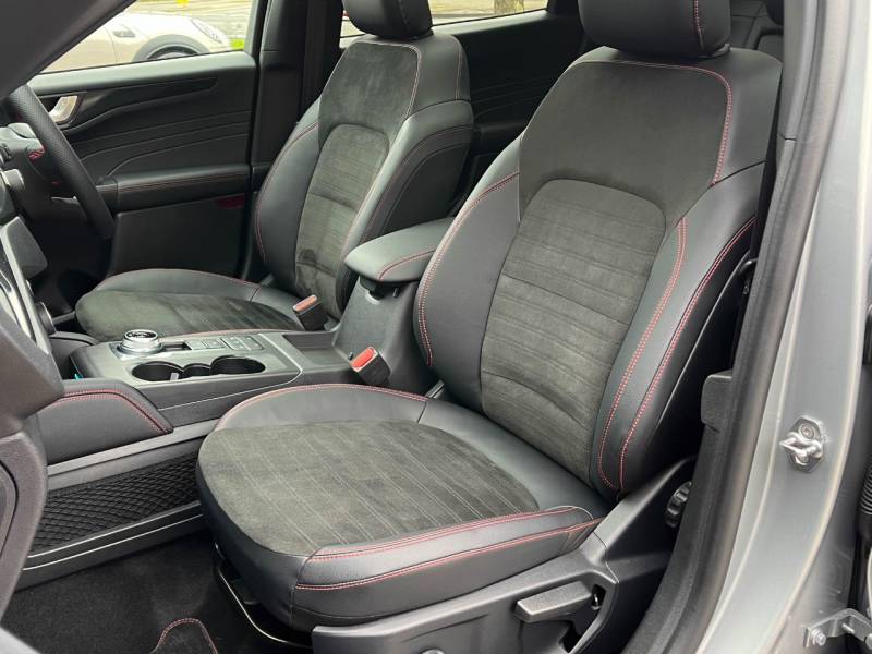 Ford Kuga   Registered:2023(23)