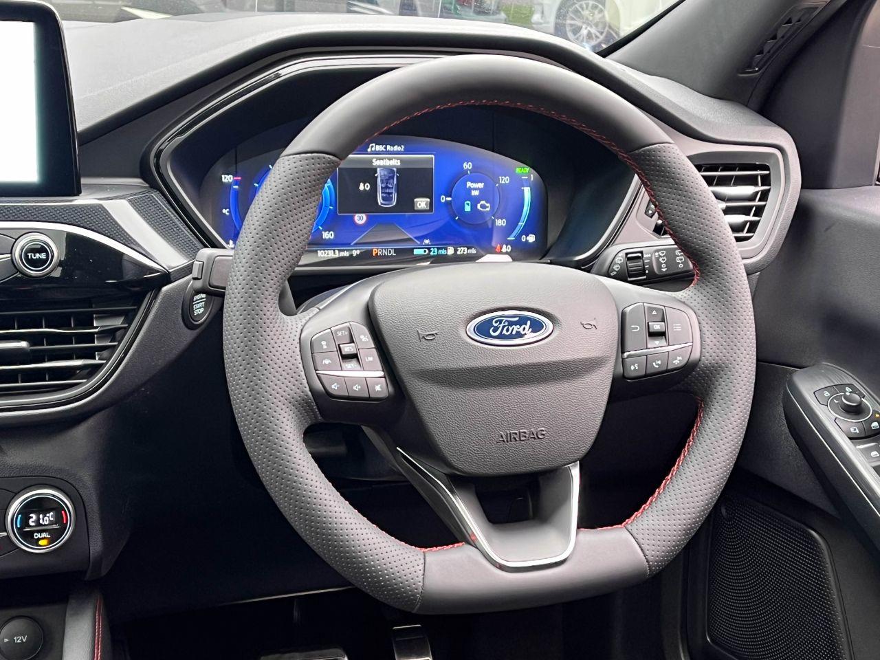 Ford Kuga 2.5 EcoBoost PHEV 14.4kWh ST Line X Auto 225ps Hatchback Petrol / Electric Hybrid Solar Silver Metallic