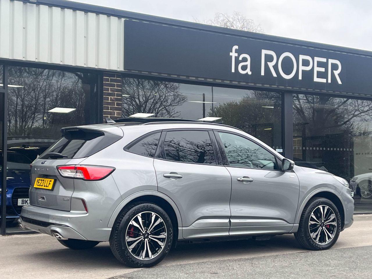 Ford Kuga 2.5 EcoBoost PHEV 14.4kWh ST Line X Auto 225ps Hatchback Petrol / Electric Hybrid Solar Silver Metallic