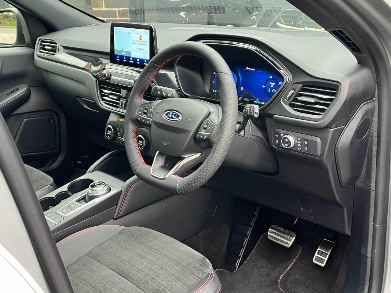 Ford Kuga 2.5 EcoBoost PHEV 14.4kWh ST Line X Auto 225ps Hatchback Petrol / Electric Hybrid Solar Silver Metallic