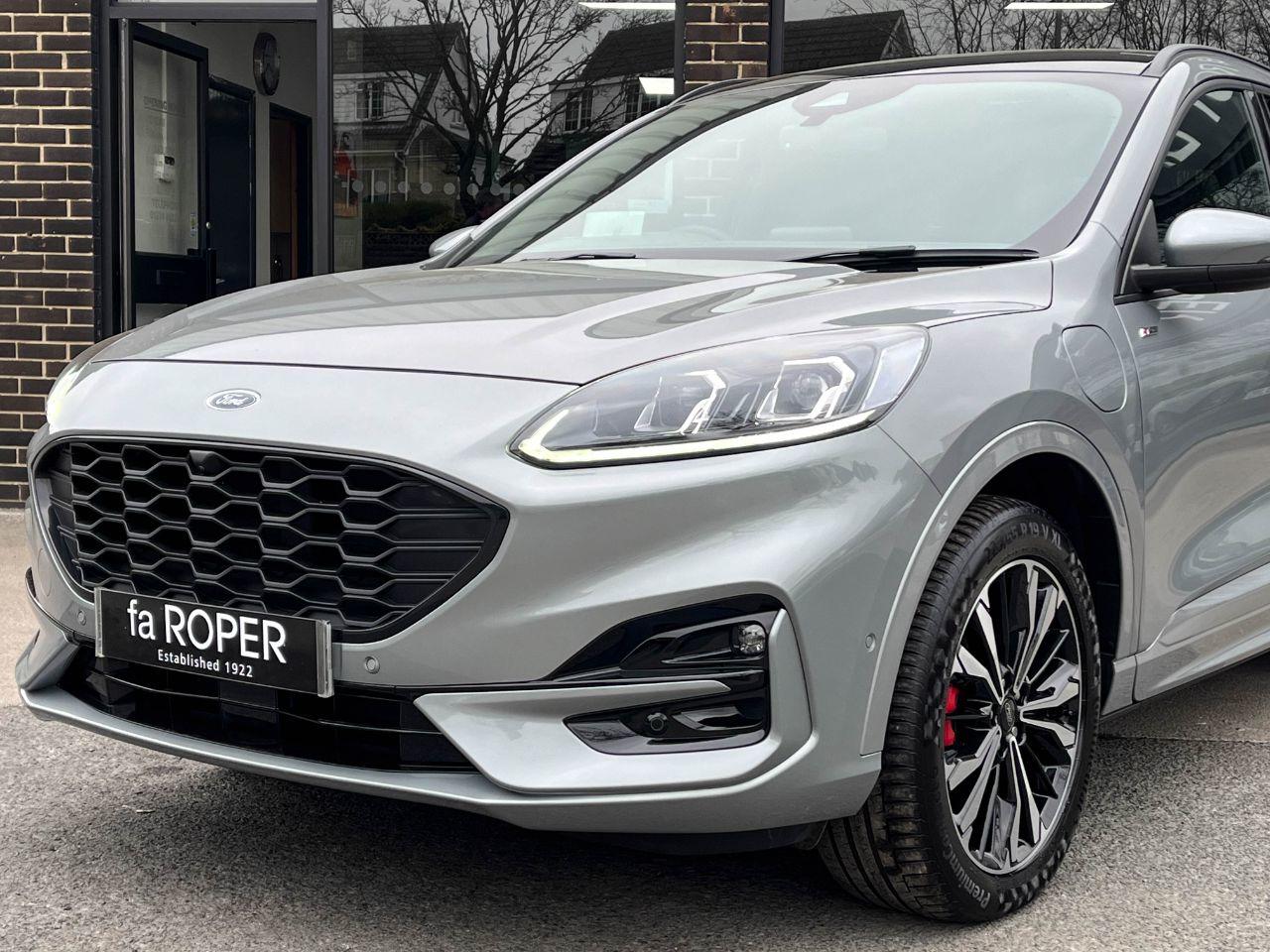Ford Kuga 2.5 EcoBoost PHEV 14.4kWh ST Line X Auto 225ps Hatchback Petrol / Electric Hybrid Solar Silver Metallic