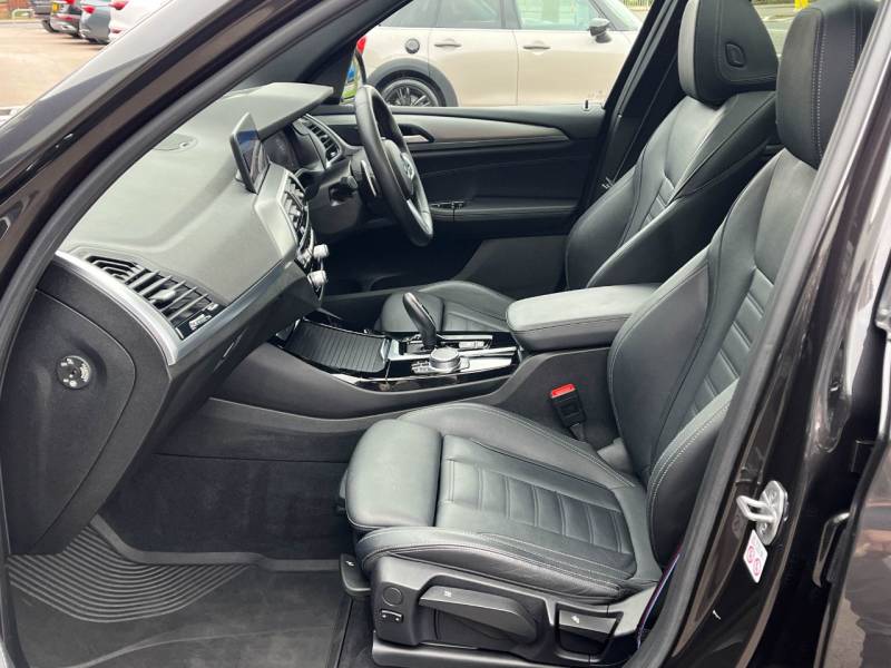 BMW X3   Registered:2021(21)