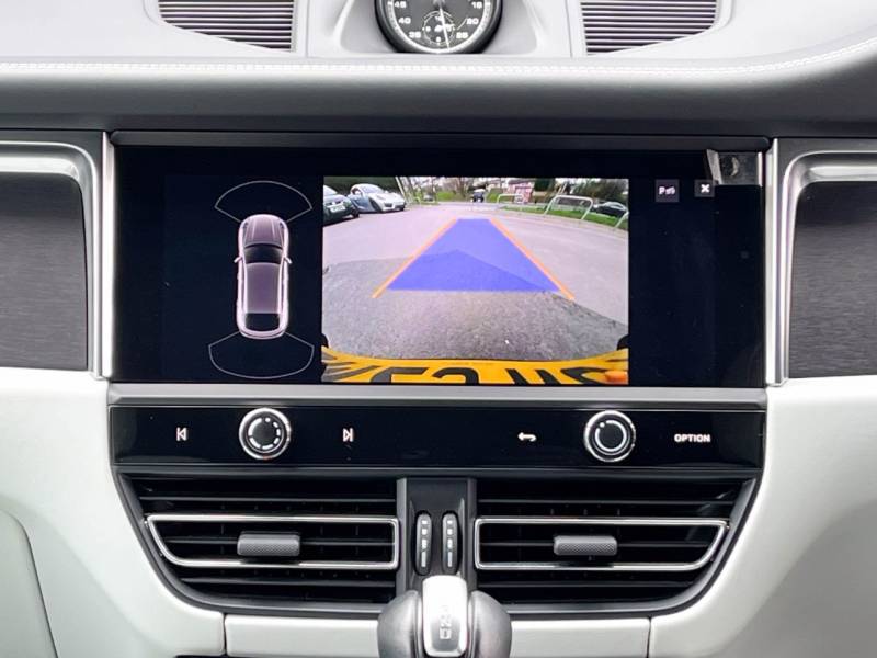 Porsche Macan   Registered:2023(23)