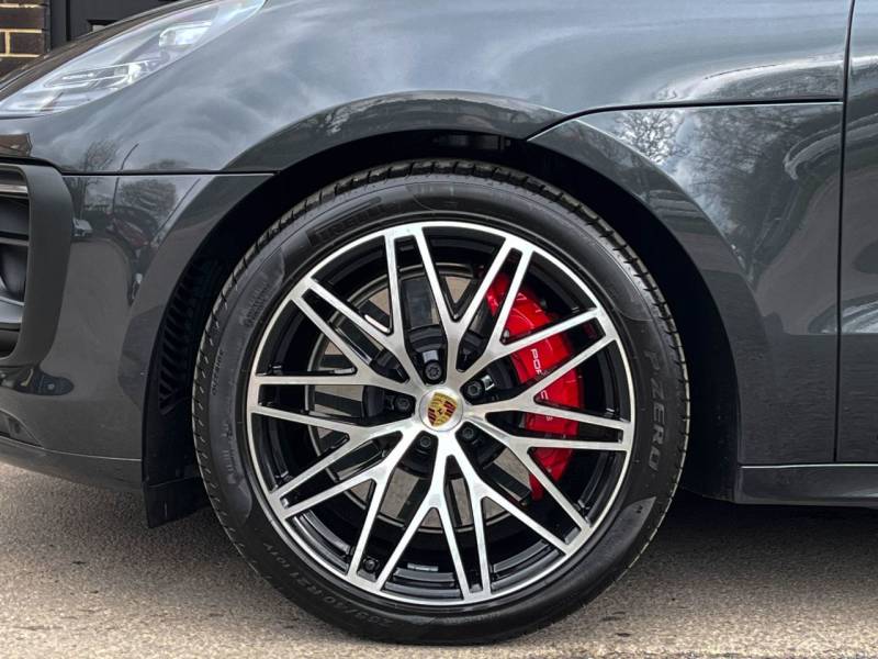 Porsche Macan   Registered:2023(23)