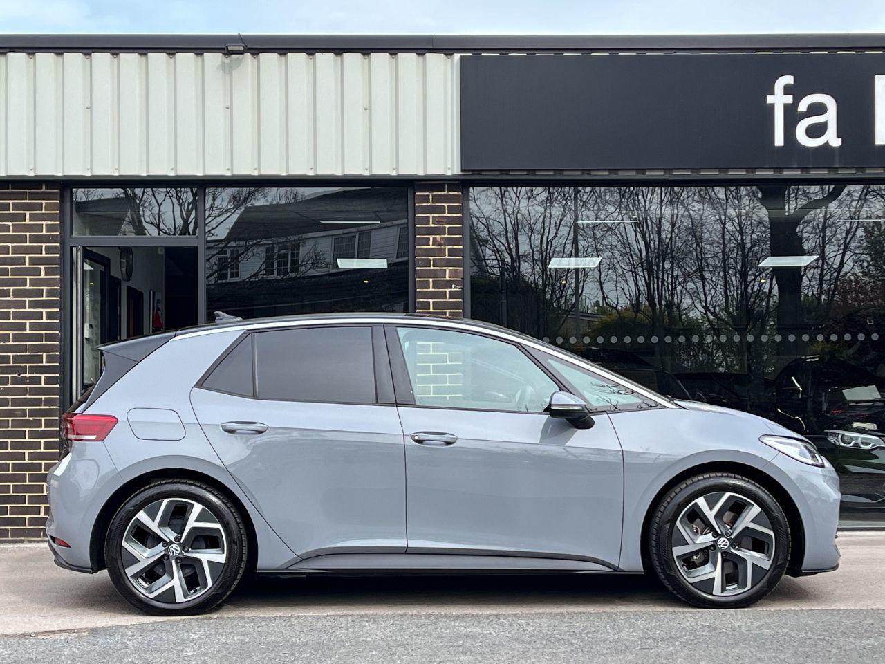 Volkswagen ID.3 0.0 150kW Pro Performance 58kWh Launch Edition 1 Auto 204ps Hatchback Electric Moonstone Grey