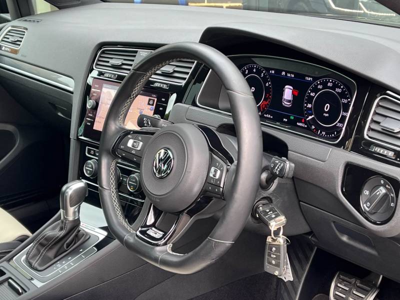 Volkswagen Golf   Registered:2018(18)