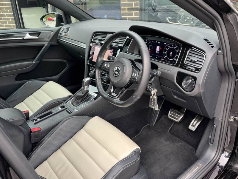 Volkswagen Golf   Registered:2018(18)