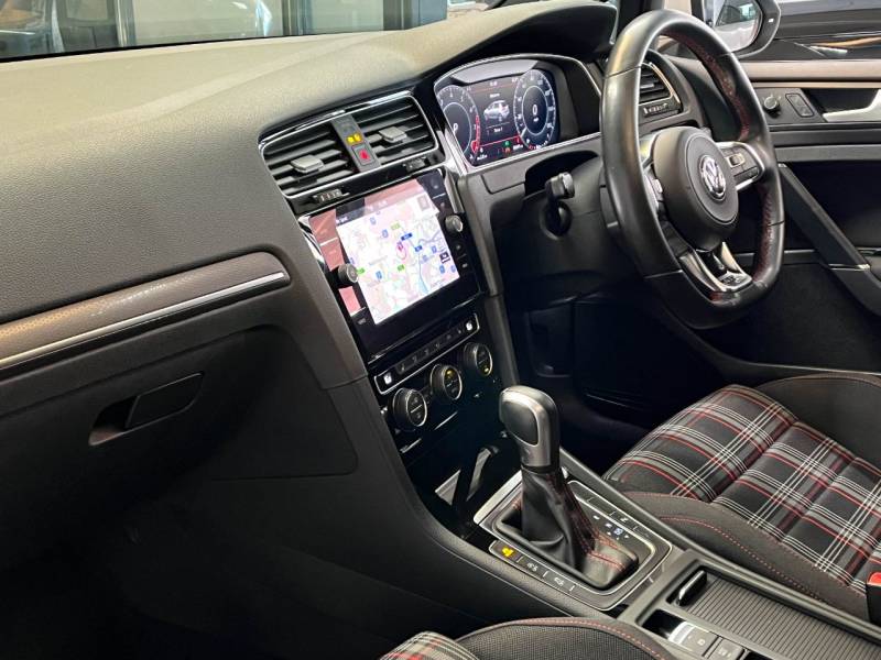 Volkswagen Golf   Registered:2019(69)