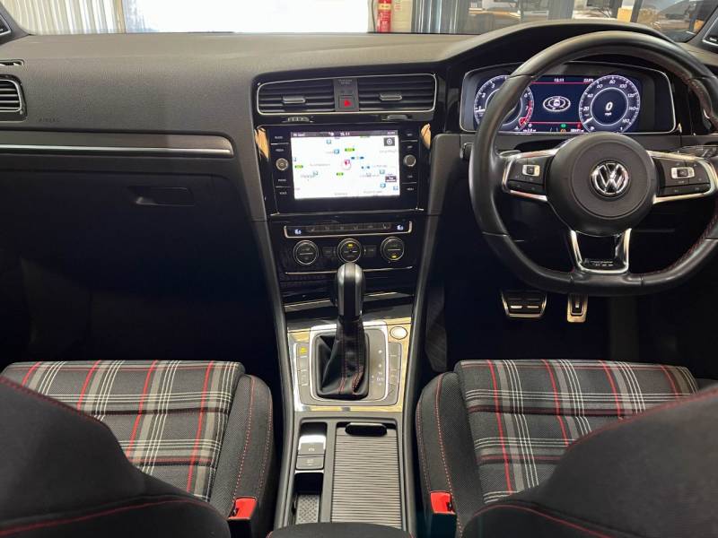 Volkswagen Golf   Registered:2019(69)