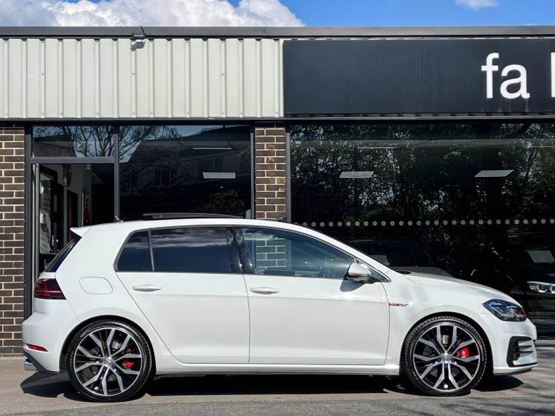 Volkswagen Golf   Registered:2019(69)