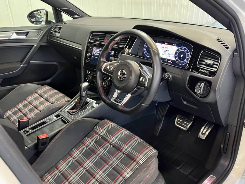 Volkswagen Golf   Registered:2019(69)