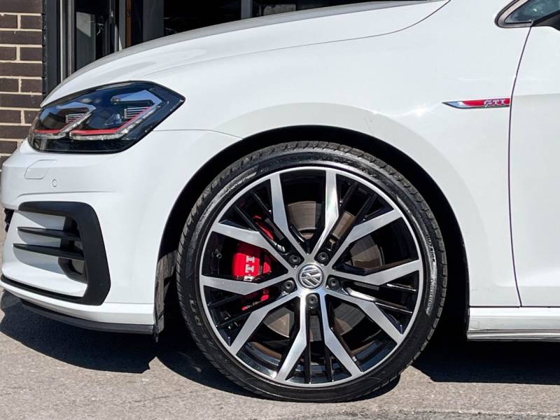 Volkswagen Golf   Registered:2019(69)