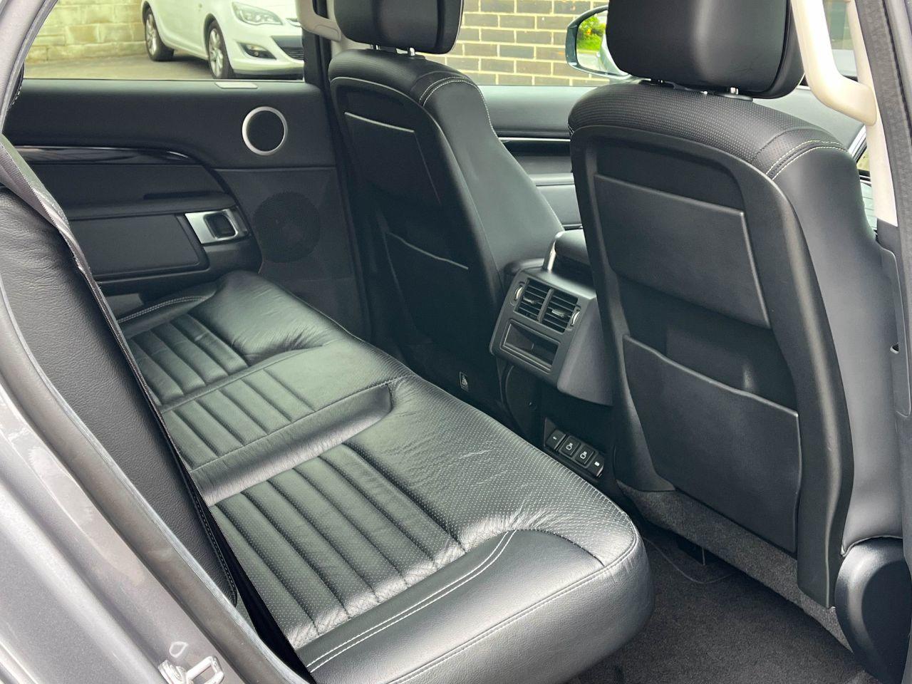 Land Rover Discovery Commercial D300 3.0 MHEV HSE 4WD Auto Commercial Diesel Eiger Grey Metallic
