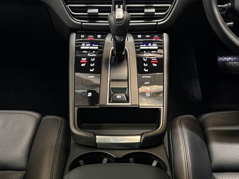 Porsche Macan   Registered:2023(23)