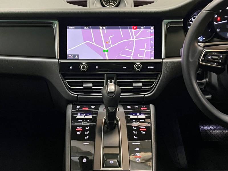 Porsche Macan   Registered:2023(23)