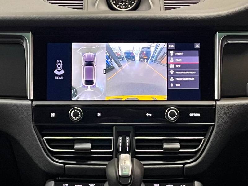 Porsche Macan   Registered:2023(23)