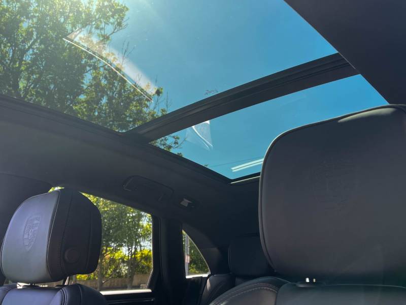 Porsche Macan   Registered:2023(23)